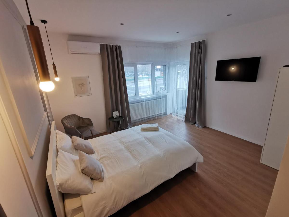 On The River Ultra Central Suites Bucureşti Eksteriør bilde