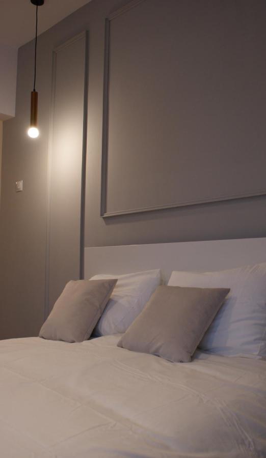 On The River Ultra Central Suites Bucureşti Eksteriør bilde