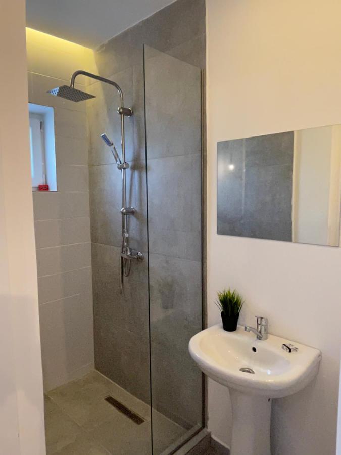 On The River Ultra Central Suites Bucureşti Eksteriør bilde