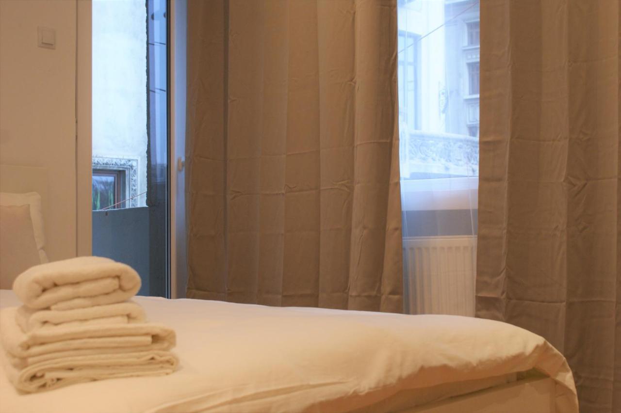 On The River Ultra Central Suites Bucureşti Eksteriør bilde